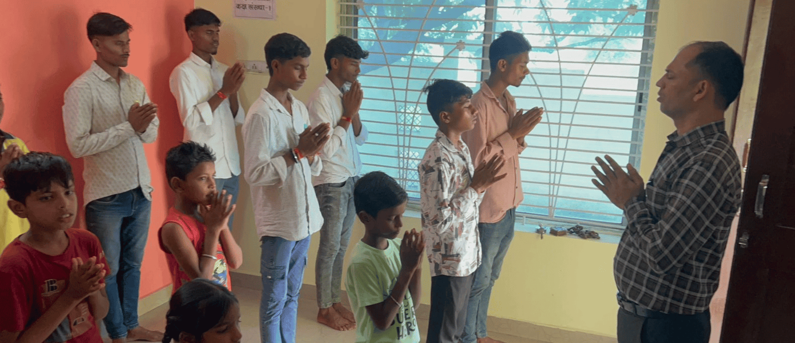 श्री दिलीप राम त्रिपाठी संस्थापक अध्यक्ष अयोध्या राम जानकी तिरथा देवी हनुमत सेवा ट्रस्ट (7)